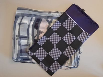 Lot including : 
- Silk square with checkerboard...