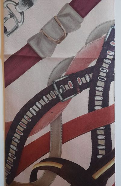 BALLY.
Lined scarf in silk twill decorated...