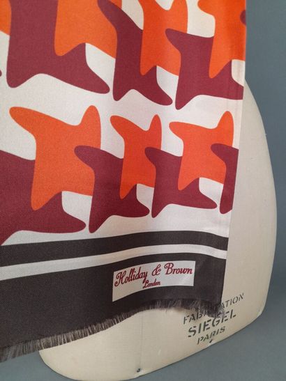 HOLLIDAY & BROWN, LONDON.
Silk twill fringed...