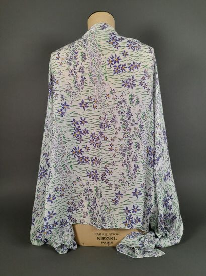 Lot including: 
- Modal and cashmere scarf...