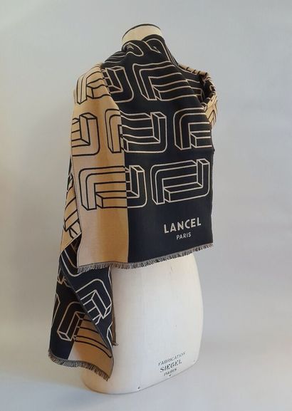 LANCEL, PARIS.
Fringed wool scarf decorated...