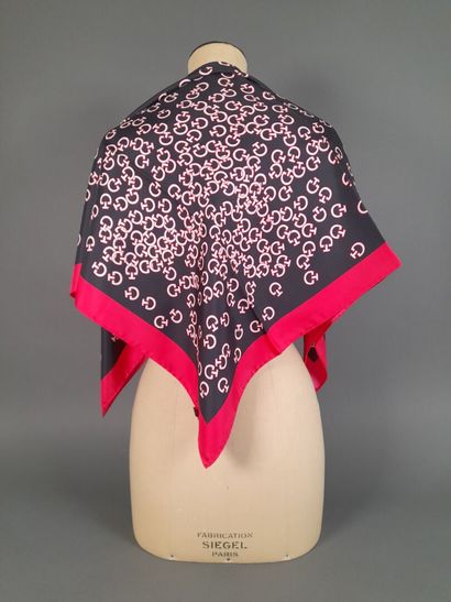 Lot including: 
- CAVALLERIA TOSCANA.
Silk...