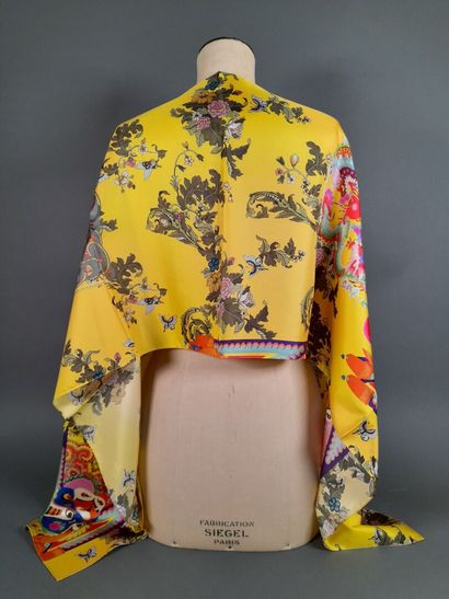 Lot including: 
- UTERQUE.
Cotton and silk...