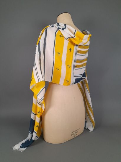 INES DE LA FRESSANGE, PARIS.
Fringed wool,...