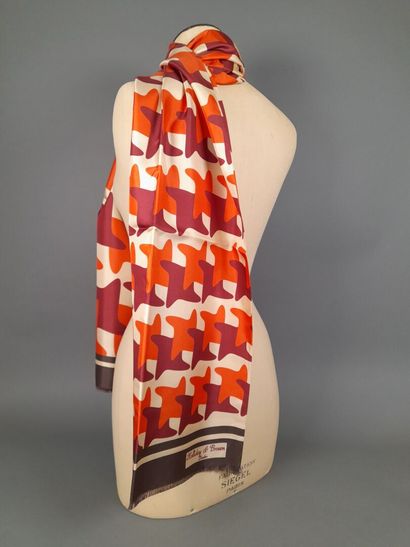 HOLLIDAY & BROWN, LONDON.
Silk twill fringed...