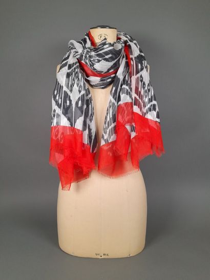 OSCAR DE LA RENTA.
Fringed stole in modal...