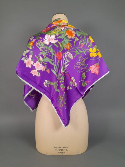 NORMANA.
Lot including :
- Silk square with...