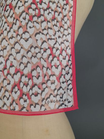 LONGCHAMP.
Cotton and silk scarf decorated...