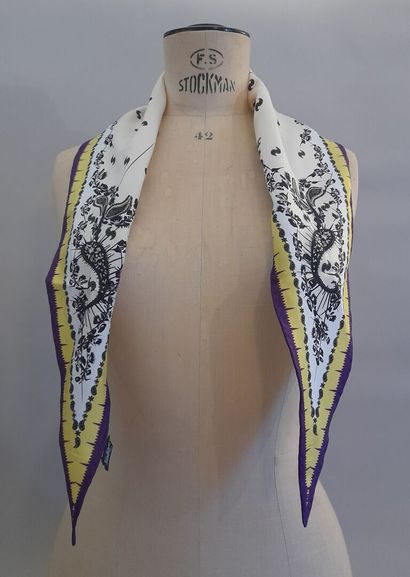Set comprising two double points in silk...