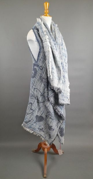 VIVIENNE WESTWOOD.
Fringed stole jacket in...