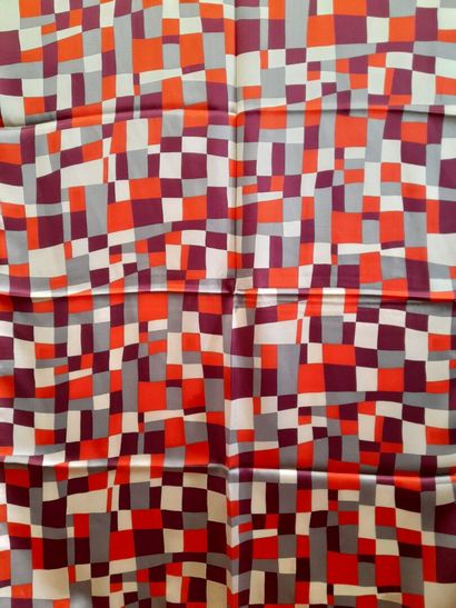 Lot including :
- Silk square decorated with...
