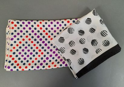 MANTERO.
Lot including:
- Silk twill square...