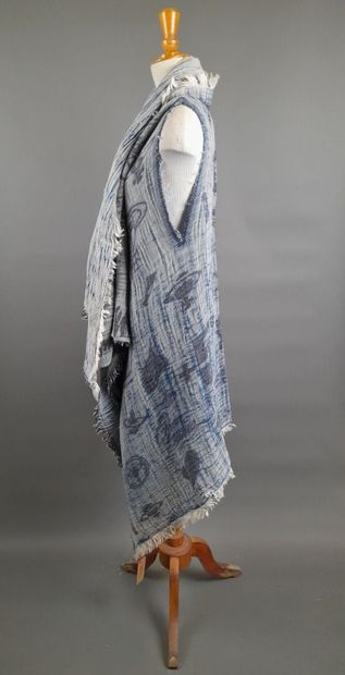 VIVIENNE WESTWOOD.
Fringed stole jacket in...