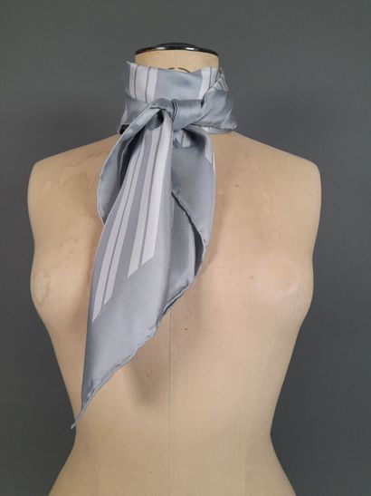 CALVIN KLEIN.
Lot including : 
- Silk twill...