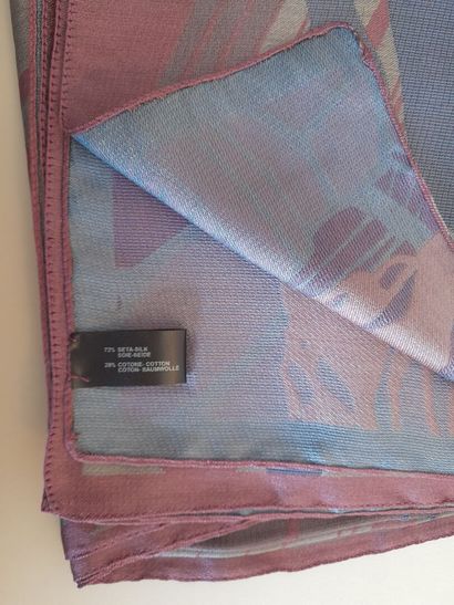 Lot including:
- Silk and cotton stole decorated...