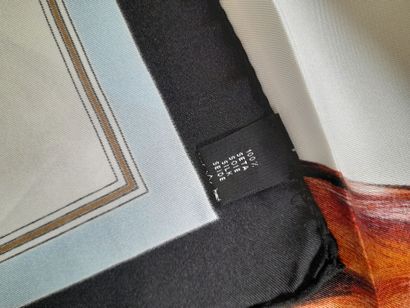 BURBERRY.
Silk twill square with polychrome...