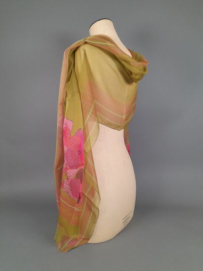 INES DE LA FRESSANGE, PARIS.
Silk chiffon...