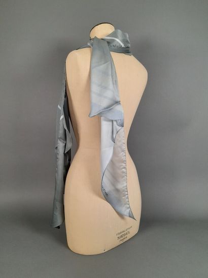 CALVIN KLEIN.
Lot including : 
- Silk twill...