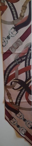 BALLY.
Lined scarf in silk twill decorated...