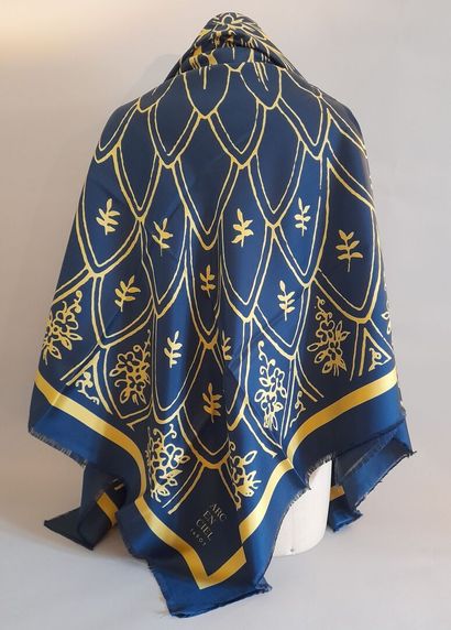 ARC EN CIEL TAROT.
Fringed silk twill square...