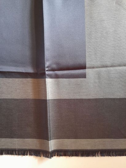 ALAIN FIGARET.
Fringed viscose and silk scarf...