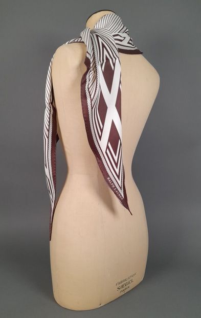 RALPH LAUREN.
Double silk point with brown...