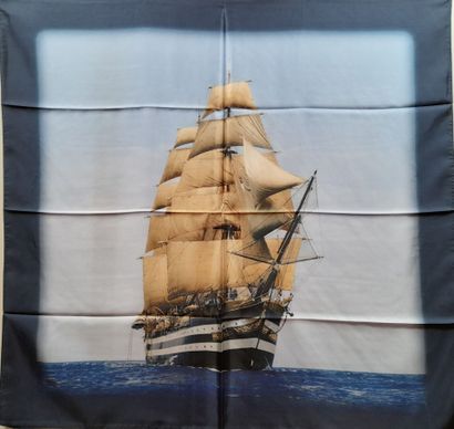 Lot including:
- GENTILI MOSCONI.
Silk twill...