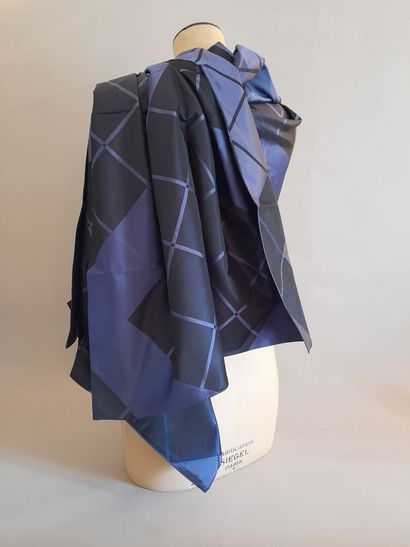 Lot including:
- ALAIN FIGARET.
Fringed viscose...