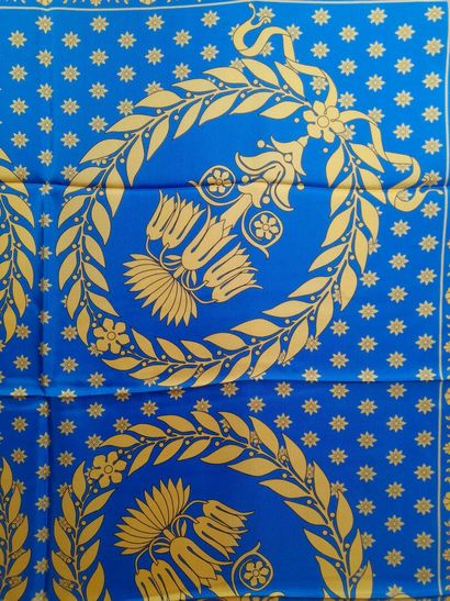 HALCYON DAYS.
Silk twill square decorated...