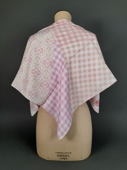 LOEWE.
Silk twill square decorated with Vichy...