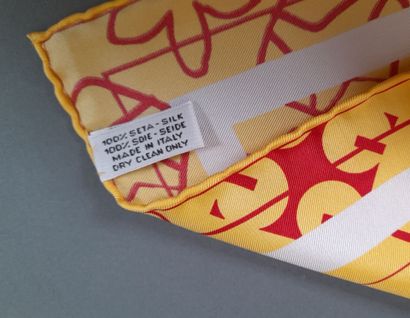 Lot including: 
- UTERQUE.
Cotton and silk...