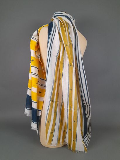 INES DE LA FRESSANGE, PARIS.
Fringed wool,...