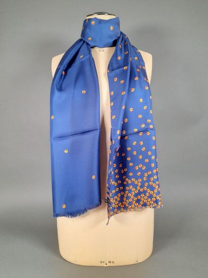 Lot including:
- UTERQUE.
Silk twill square...