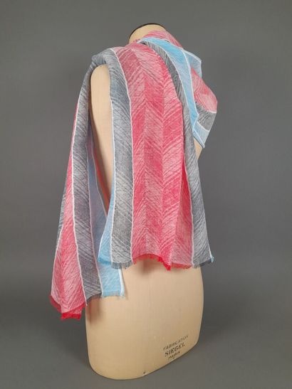 Lot including:
- RENE LEZARD.
Fringed linen...