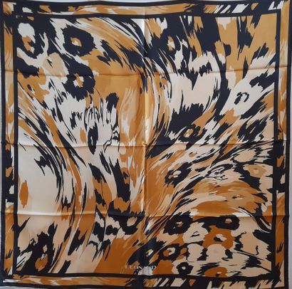 LEONARD.
Silk twill square with animal print...
