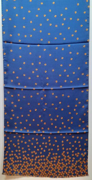 Lot including:
- UTERQUE.
Silk twill square...