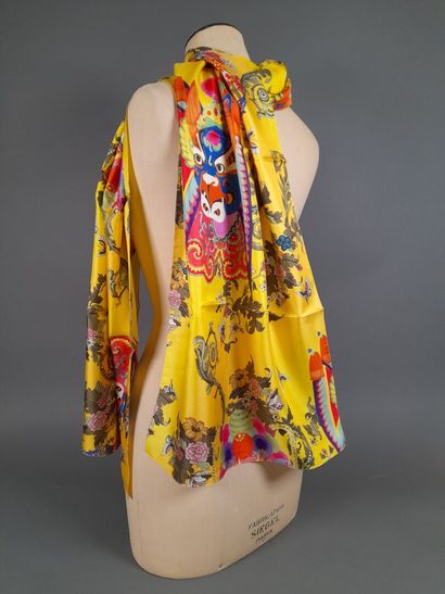 Lot including: 
- UTERQUE.
Cotton and silk...