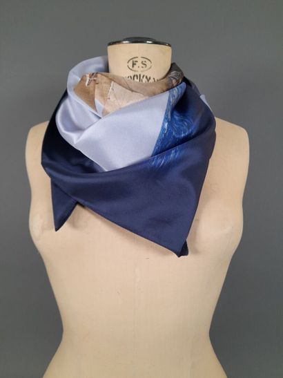 Lot including:
- GENTILI MOSCONI.
Silk twill...