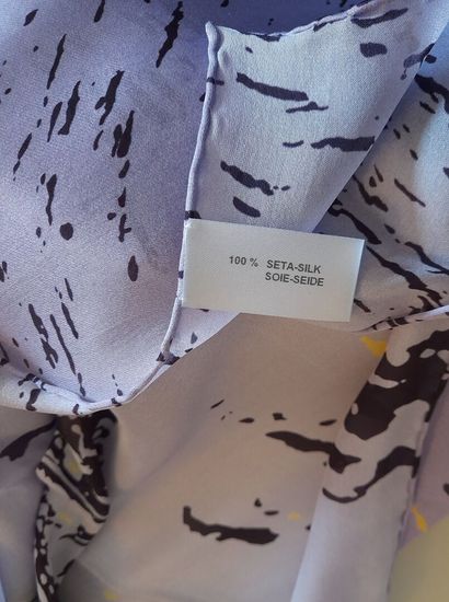 Lot including: 
-NODUS.
Woolen scarf with...