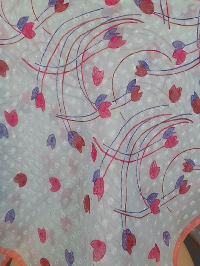 NINA RICCI.
Shaped silk square decorated...