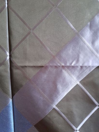 Lot including:
- ALAIN FIGARET.
Fringed viscose...