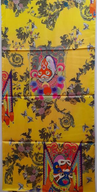 Lot including: 
- UTERQUE.
Cotton and silk...