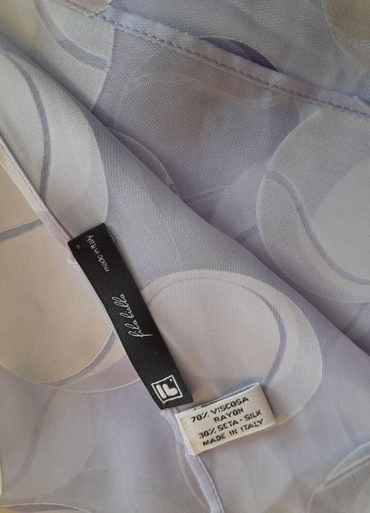 Lot including:
- COACH.
Fringed cotton square...
