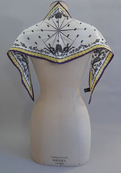 Set comprising two double points in silk...