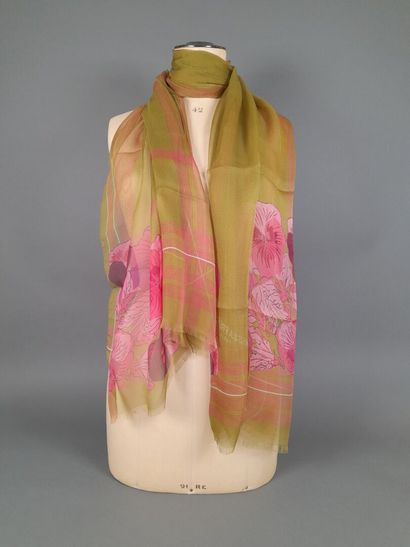 INES DE LA FRESSANGE, PARIS.
Silk chiffon...