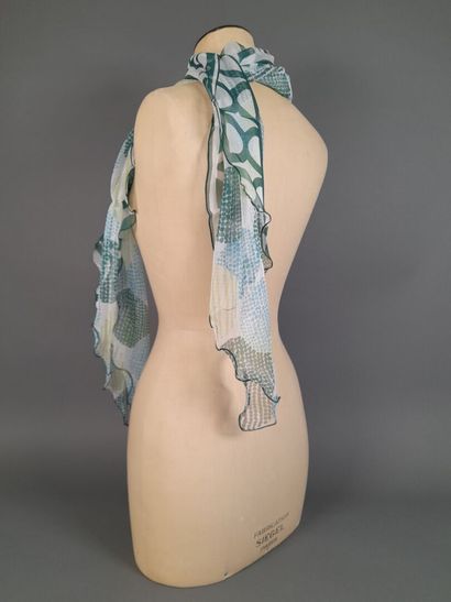 Lot including :
- Silk scarf decorated with...