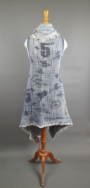 VIVIENNE WESTWOOD.
Fringed stole jacket in...