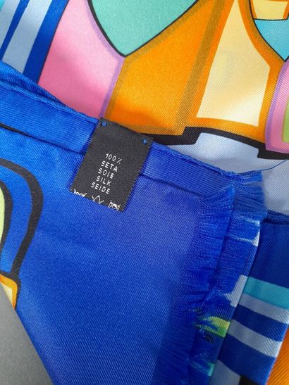 FREYWILLE, Hommage à HUNDERTWASSER.
Echarpe...