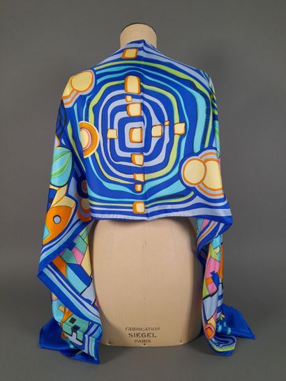 FREYWILLE, Hommage à HUNDERTWASSER.
Echarpe...