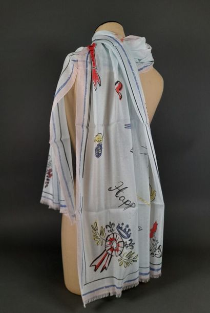 INES DE LA FRESSANGE, PARIS.
Echarpe frangée...